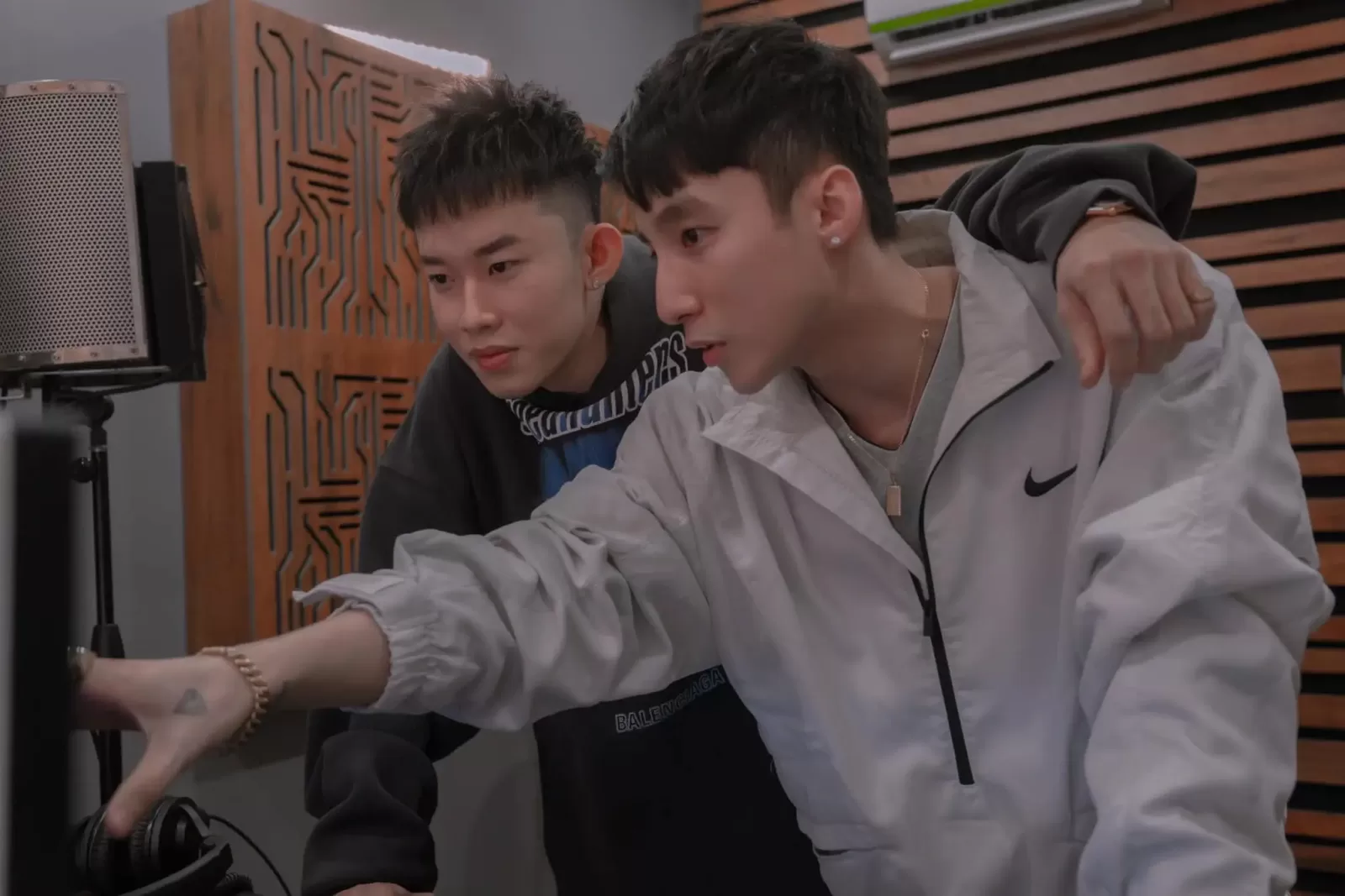 Kay Trần được Sơn Tùng M-TP chọn kiểu tóc gì khi comeback MV mới?